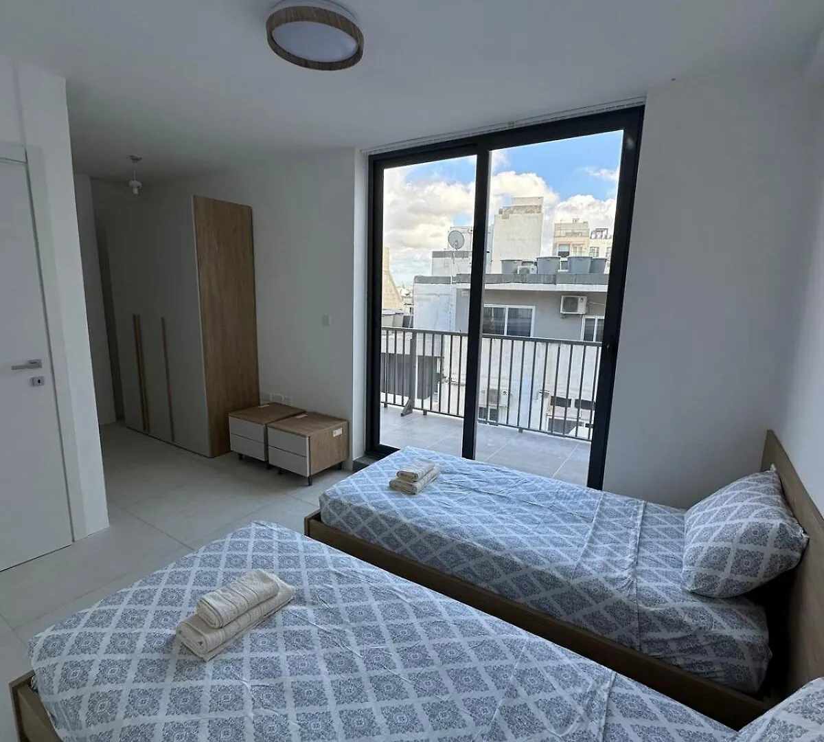 Sky High Getaway Apartment Saint Julian's