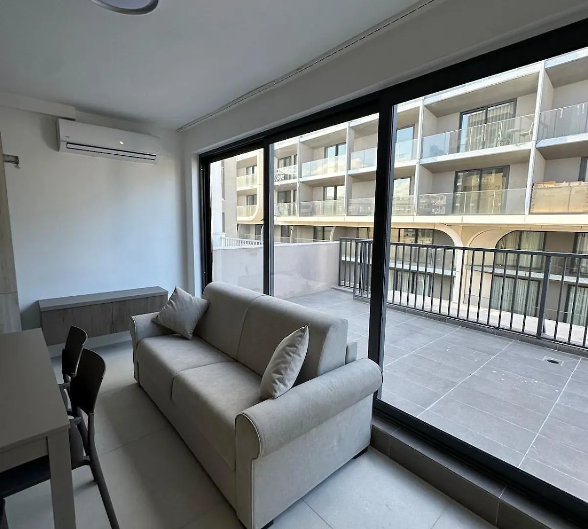 Sky High Getaway Apartment Saint Julian's