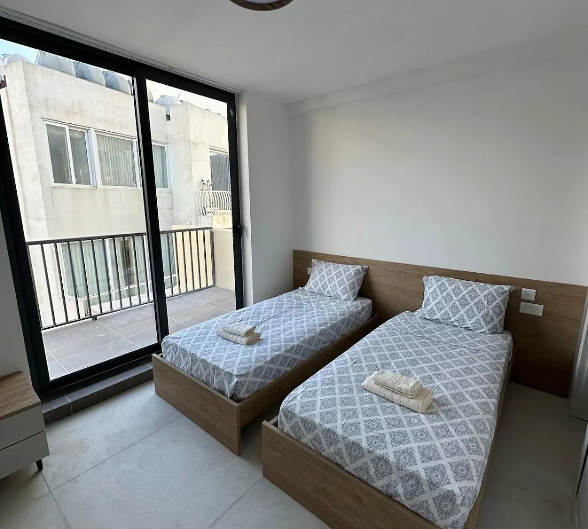 Sky High Getaway Apartment Saint Julian's