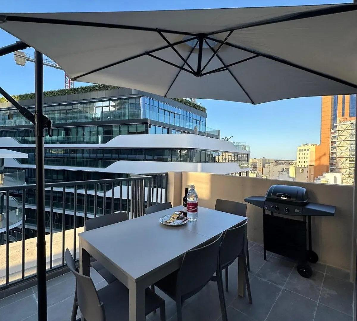 Sky High Getaway Apartment Saint Julian's