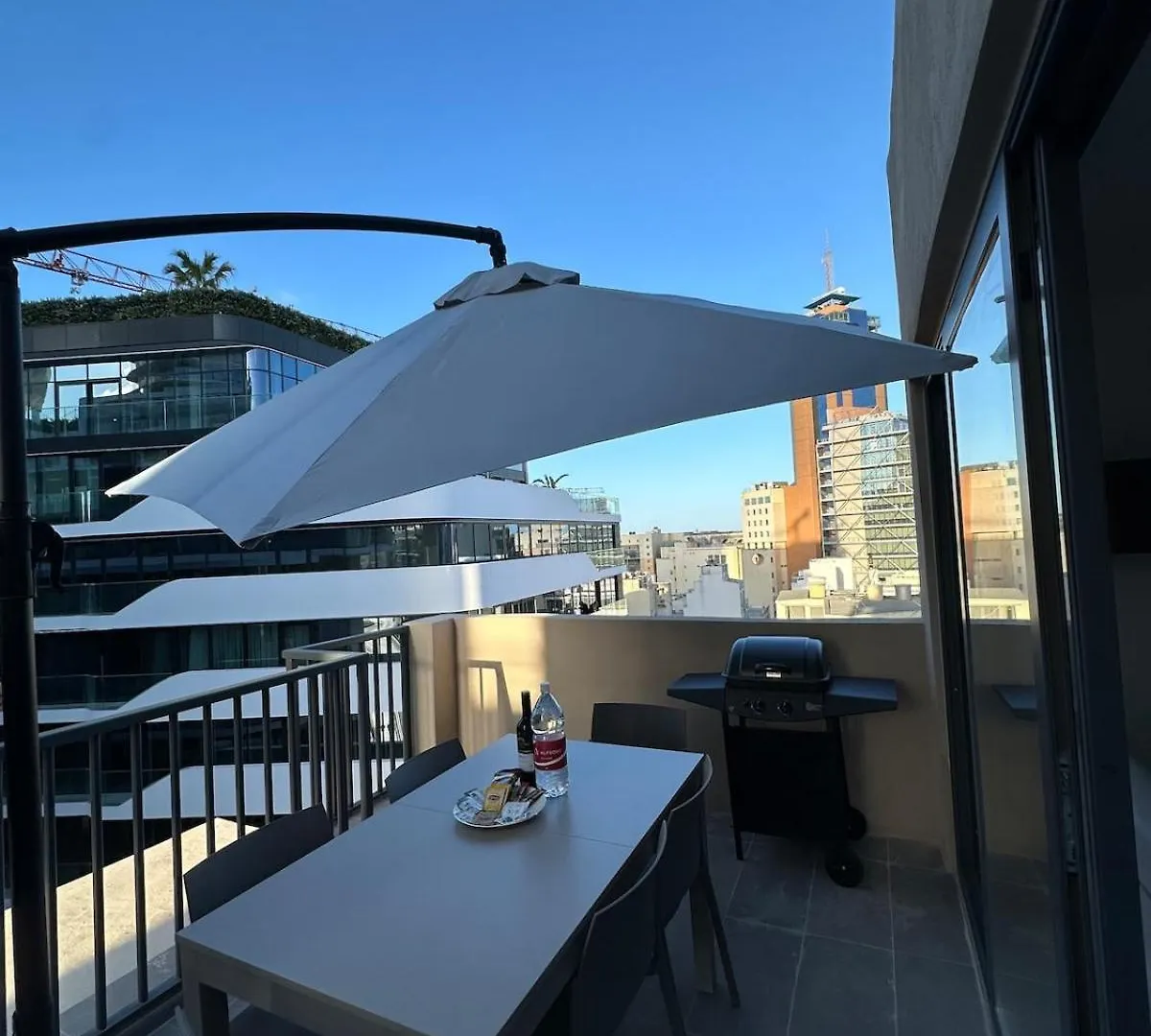 Sky High Getaway Apartment Saint Julian's